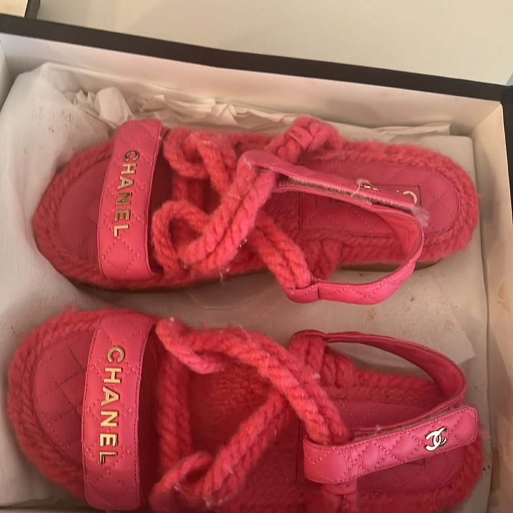 Chanel lambskin sandals - Picture 2 of 4